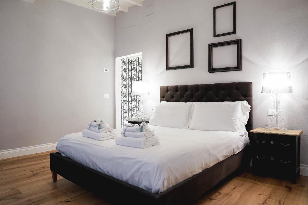 Art Apartment Black & White Suite Florens Exteriör bild