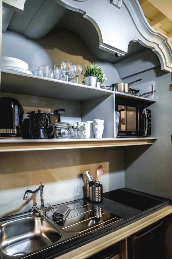 Art Apartment Black & White Suite Florens Exteriör bild