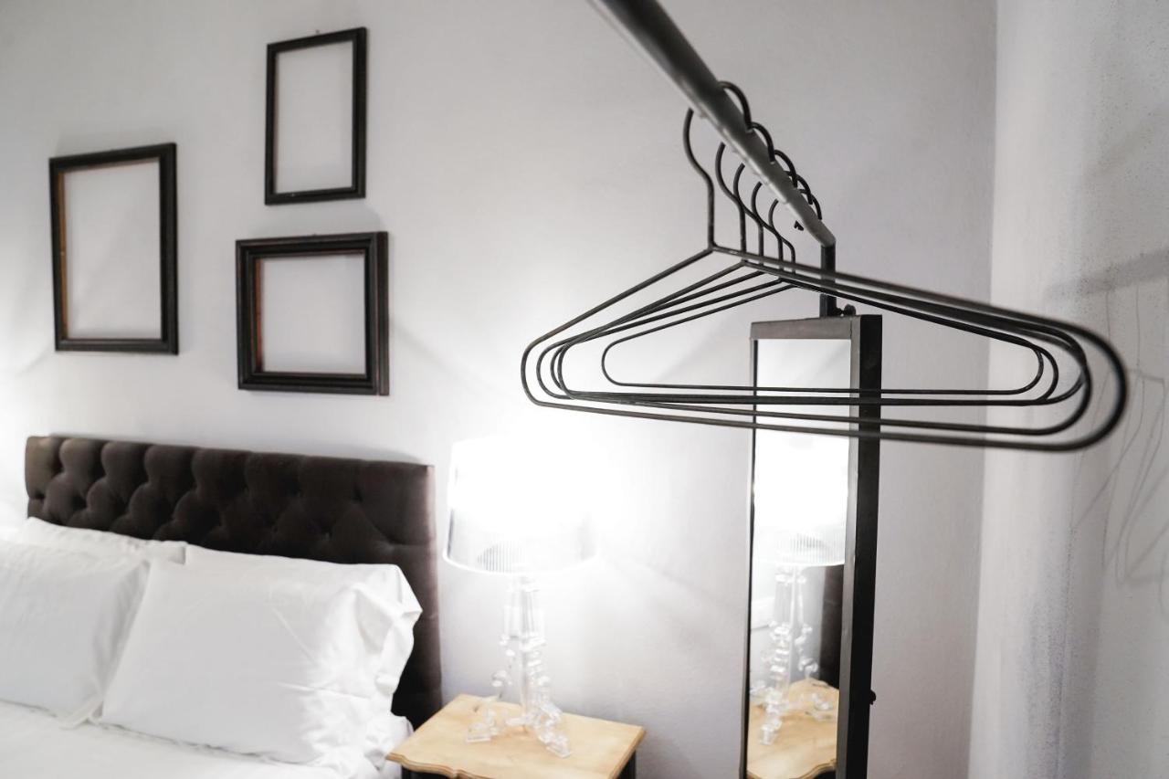 Art Apartment Black & White Suite Florens Exteriör bild
