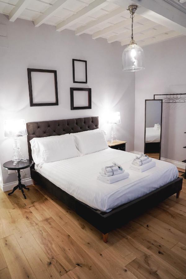 Art Apartment Black & White Suite Florens Exteriör bild